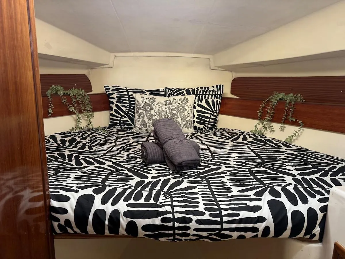 Botel Hotel Barco Puerto Calero