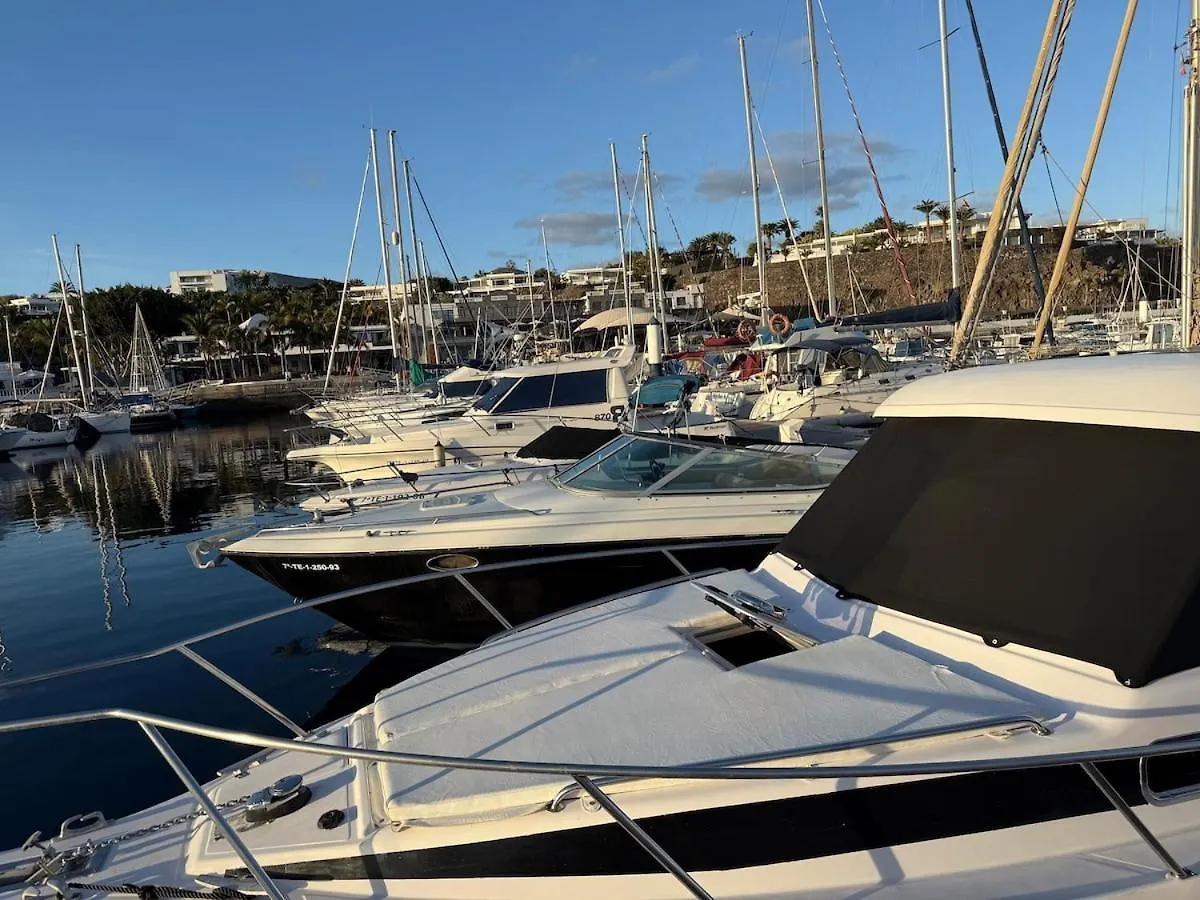 Barco Puerto Calero Hotel